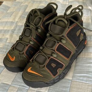 Nike AIR uptempo, army green + orange
